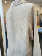 Load image into Gallery viewer, Brandelle Orange or Beige Embossed Texture Buttoned Down Top