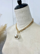 Load image into Gallery viewer, Grace Gold Chain Bee Charm Necklace