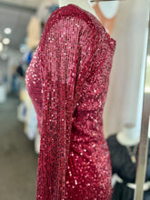 Load image into Gallery viewer, Selena Burgundy Or Black Sequence Short Dress