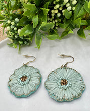 Load image into Gallery viewer, Lisa Mint or Black Flower Straw Earrings