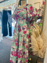 Load image into Gallery viewer, Florence Floral print Maxi Dress with Lining