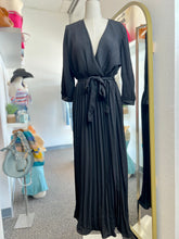 Load image into Gallery viewer, Jaimee Black or Blue 3/4 Sleeves Maxi Pleated Dress