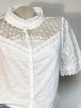Load image into Gallery viewer, Francis White Lace Buttoned Up Crop Top