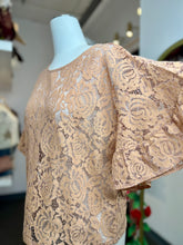 Load image into Gallery viewer, Camila Peach Floral Pattern Round Neck Top