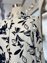 Load image into Gallery viewer, Vanessa Plus Size Leaf White and Blue 2 Piece Pants