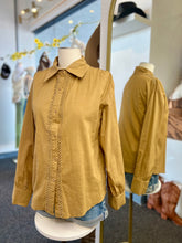 Load image into Gallery viewer, Kaitlyn Light Tobacco Buttoned Down Long Sleeve