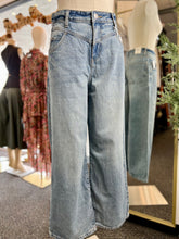 Load image into Gallery viewer, Isidora Medium Denim Blue Baggy Jeans