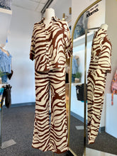 Load image into Gallery viewer, Zena Brown Satin Pant Set