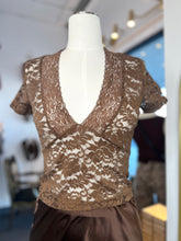 Load image into Gallery viewer, Pamela V-Neck Lace Short Sleeve Top
