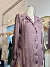 Load image into Gallery viewer, Carolina Taro Long Sleeve Contrast Yoke Button Front Blouse