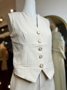 DAHLILA TWO-PIECE IVORY BUTTONED SET