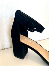 Load image into Gallery viewer, Paulina Sleek Appeal Chunky Heel