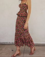 Load image into Gallery viewer, Freya vintage rose lurex ruffled dress