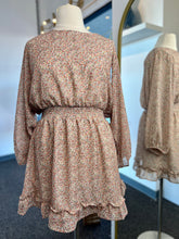Load image into Gallery viewer, Becky rayon Gauze Sleeve Smocked Waist Flowy Floral Print Dress