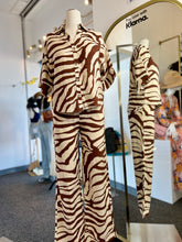 Load image into Gallery viewer, Zena Brown Satin Pant Set