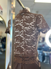 Load image into Gallery viewer, Pamela V-Neck Lace Short Sleeve Top