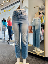 Load image into Gallery viewer, Melissa Stretchy High Rise Straight Jeans Cross Belt