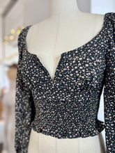 Load image into Gallery viewer, Kiara Black Ditsy Floral Print Crop