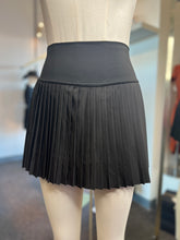 Load image into Gallery viewer, Reila Black Tennis Pleaded Midi Skirt