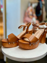 Load image into Gallery viewer, Daliah Semi-Platform Flat with Burlap &amp; Raffia Detail Casual Slip-ons
