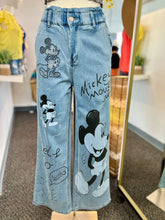 Load image into Gallery viewer, Violeta Medium Wash Flared Stretchy High Rise Jeans