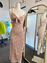 Load image into Gallery viewer, Deidra Casual Ditsy Floral Front Twist Midi Dress