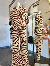 Load image into Gallery viewer, Zena Brown Satin Pant Set