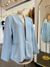 Load image into Gallery viewer, Brianda Curvy Blazer