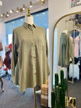 Load image into Gallery viewer, Dela Long Sleeve Button up Army Green Blouse