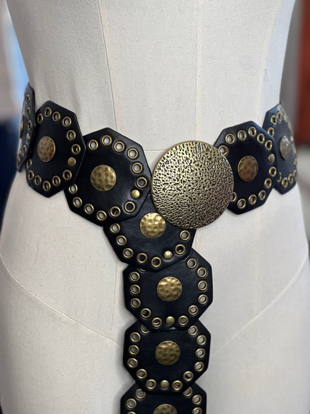 Brianda Bronze/Brown Adjustable Western Flora Hammered Buckle Belt