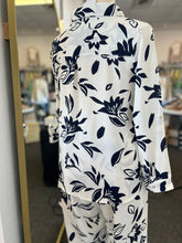 Load image into Gallery viewer, Vanessa Plus Size Leaf White and Blue 2 Piece Pants