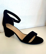 Load image into Gallery viewer, Paulina Sleek Appeal Chunky Heel