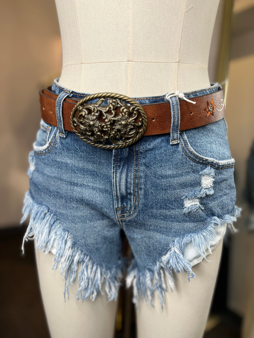 Vee Black or Cognac Threaded Design Belt With Gold Buckle
