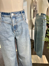 Load image into Gallery viewer, Isidora Medium Denim Blue Baggy Jeans