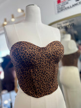 Load image into Gallery viewer, Donatella Leopards Print Strapless Crop Top Back Zipper