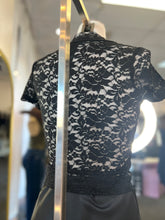 Load image into Gallery viewer, Pamela V-Neck Lace Short Sleeve Top