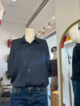 Load image into Gallery viewer, Zadi Short Sleeve Buttoned Top