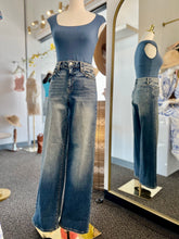 Load image into Gallery viewer, Helen High rise Stretchy Denim Jean