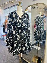 Load image into Gallery viewer, Audrey Black/Silver Long sleeve Dress