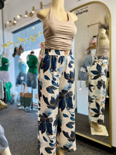 Load image into Gallery viewer, Tiffany Multifloral Fresh Flowy Pants