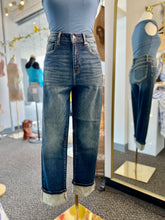 Load image into Gallery viewer, Stacy Strech Denim High Rise Straight Jeans