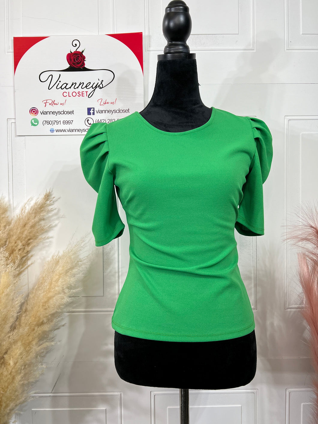 Clearance**Laylany Green Short Sleeve Flowy Top