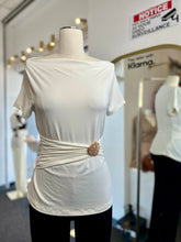 Load image into Gallery viewer, Evelyn Stretchy of the Shoulder Front Detail, Gold Heart