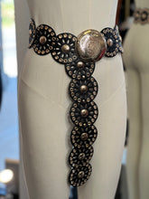 Load image into Gallery viewer, Vanessa Black/Gold Flora Western Belt