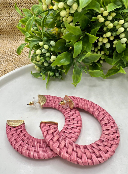 Lisa Salmon Raffia C-Shape Earrings