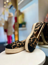 Load image into Gallery viewer, Thalia Black and Brown Animal Print Platform Flats with Burlap detail
