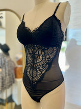 Load image into Gallery viewer, Lace Negligee W/ Padded Cups
