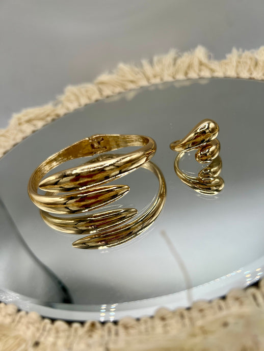 Abilene Gold Geometric Shape Alloy Bangle and Ring Set