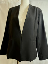 Load image into Gallery viewer, Brianda Hot Pink or Black Curvy Blazer