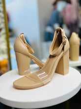 Load image into Gallery viewer, Penelope chunky clear Strap heel
